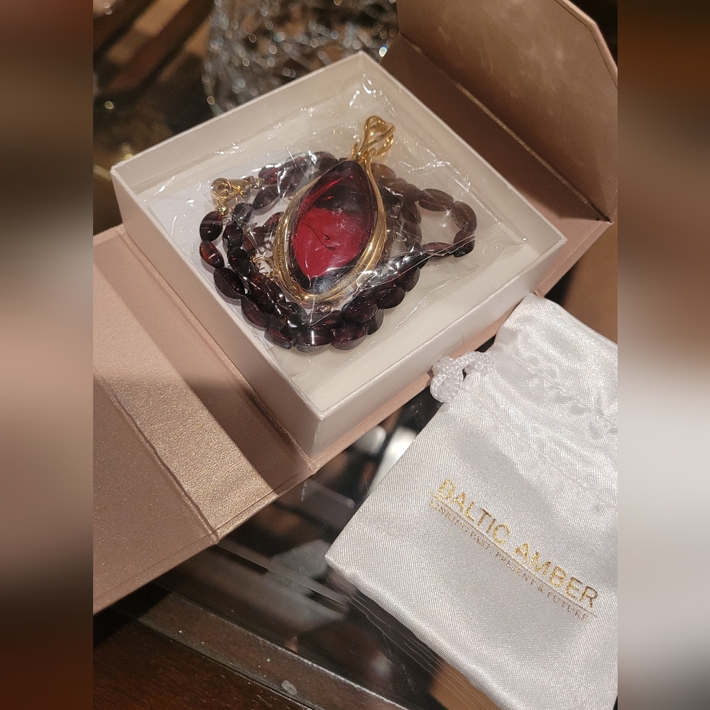 Baltic Amber Necklace NWT in Pink Jewelry Box